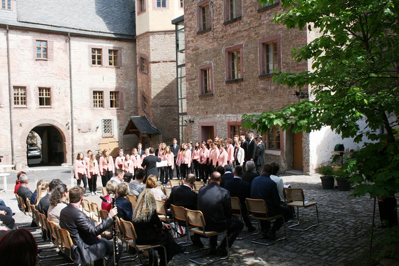 Eröffnung durch den Chor des Geschwister-Scholl-Gymnasiums